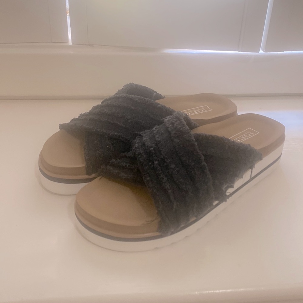 Yellow box sandals